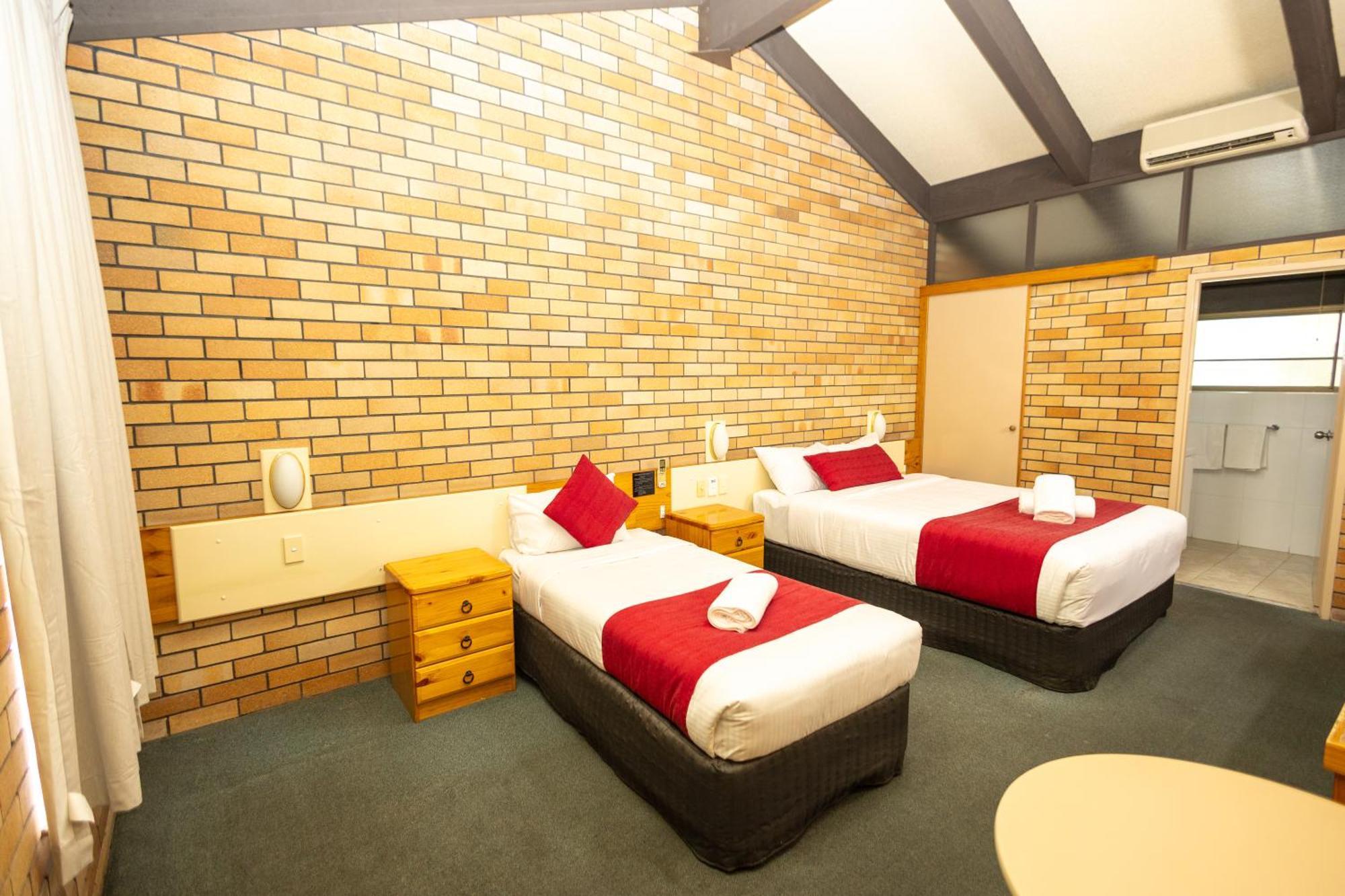 All Travellers Motor Inn Coonabarabran Exteriér fotografie