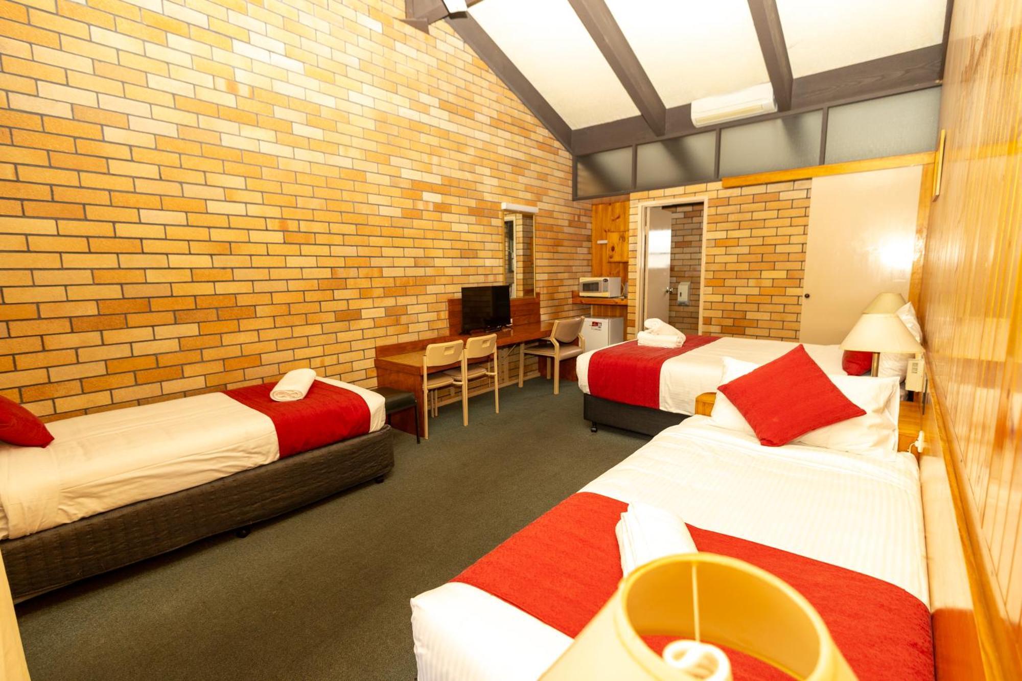 All Travellers Motor Inn Coonabarabran Exteriér fotografie