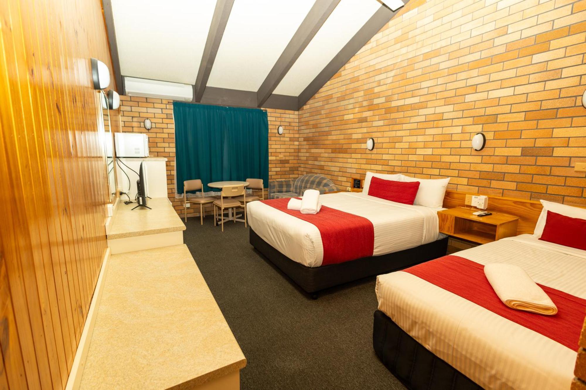 All Travellers Motor Inn Coonabarabran Exteriér fotografie