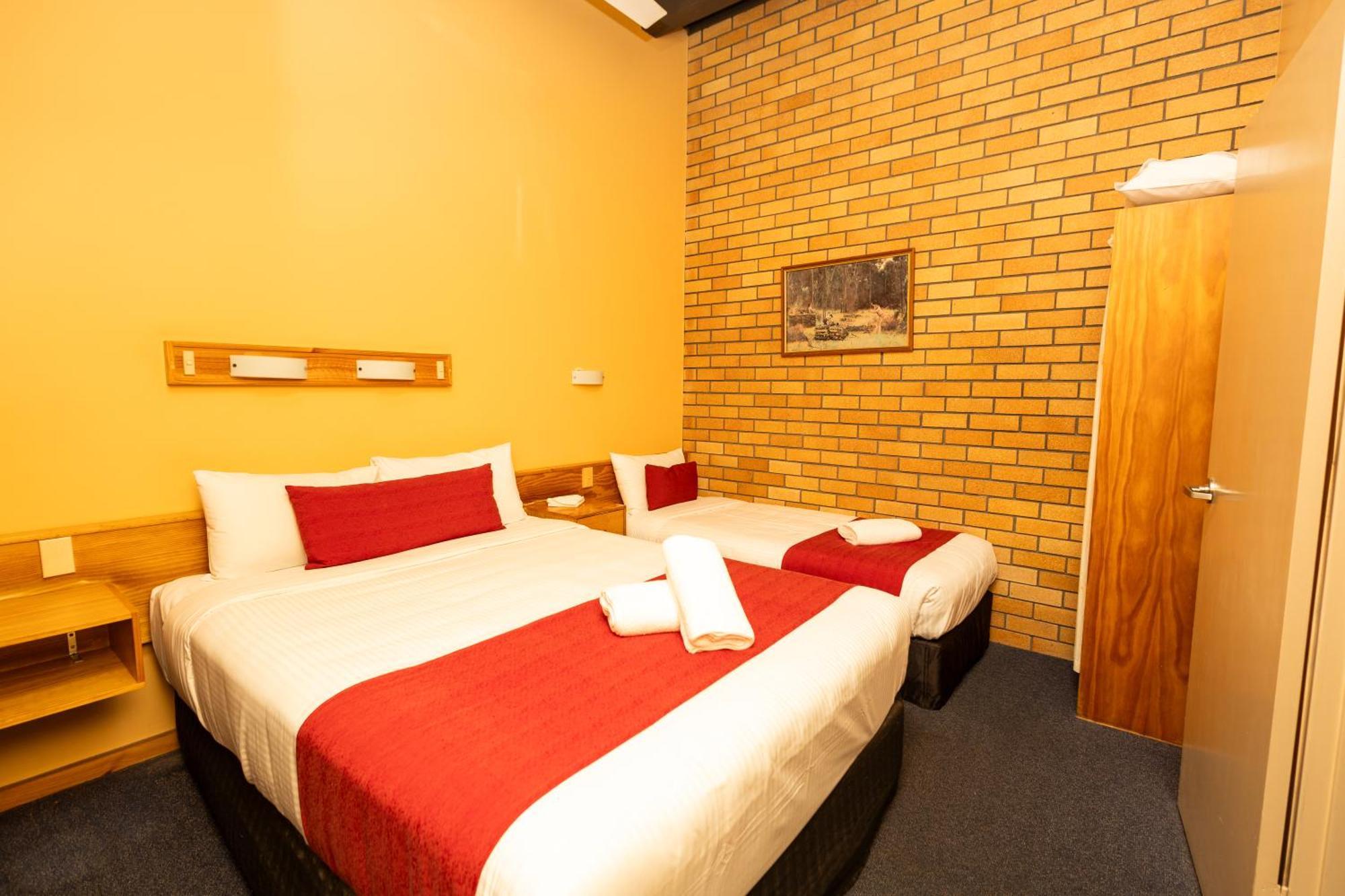 All Travellers Motor Inn Coonabarabran Exteriér fotografie