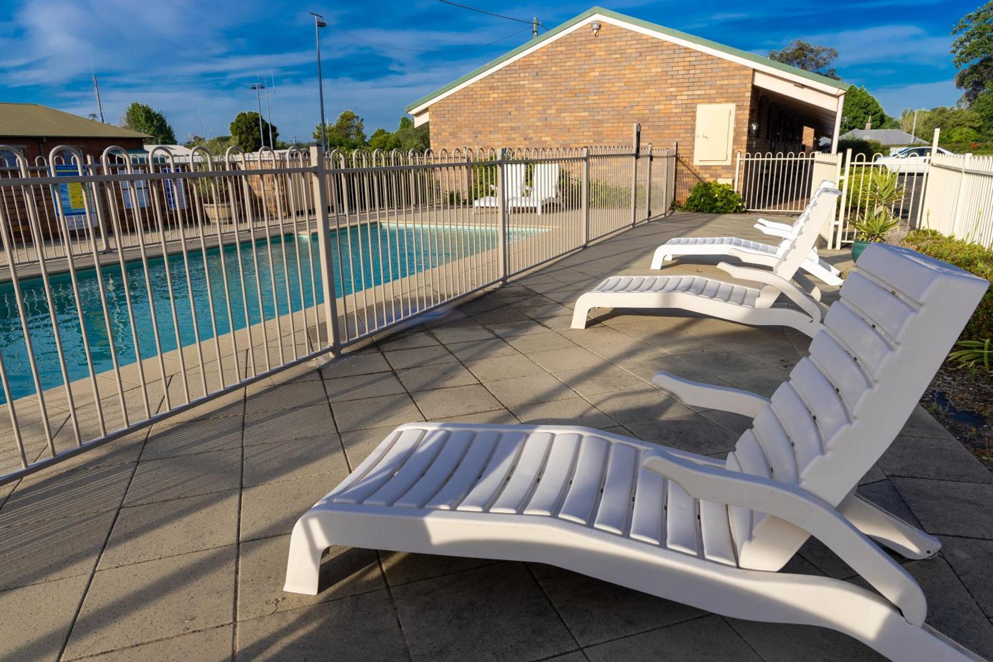 All Travellers Motor Inn Coonabarabran Exteriér fotografie