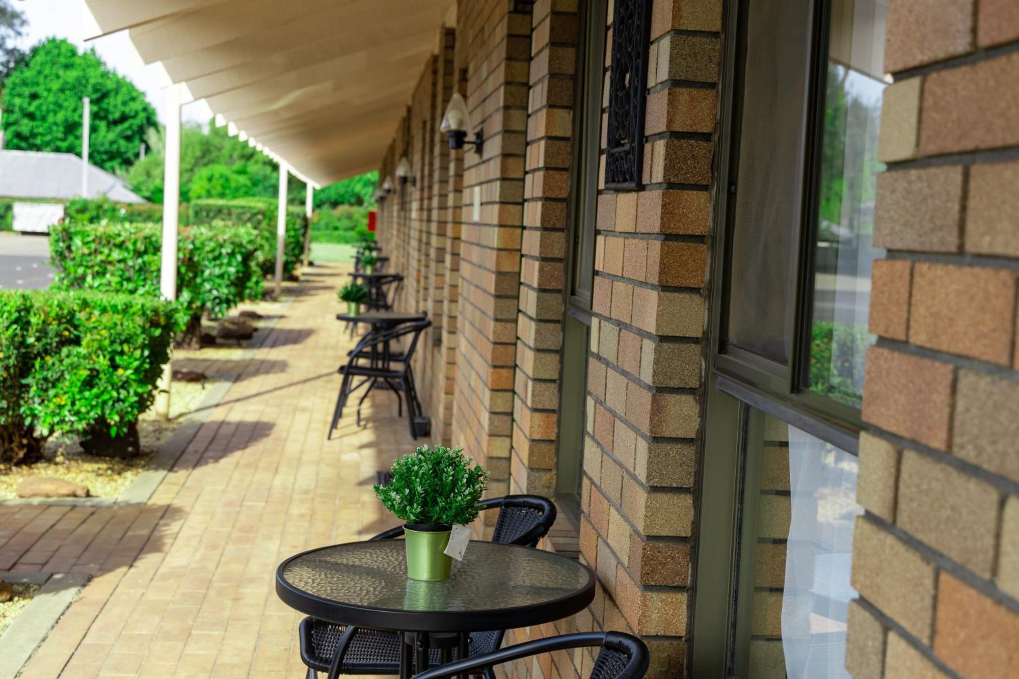 All Travellers Motor Inn Coonabarabran Exteriér fotografie