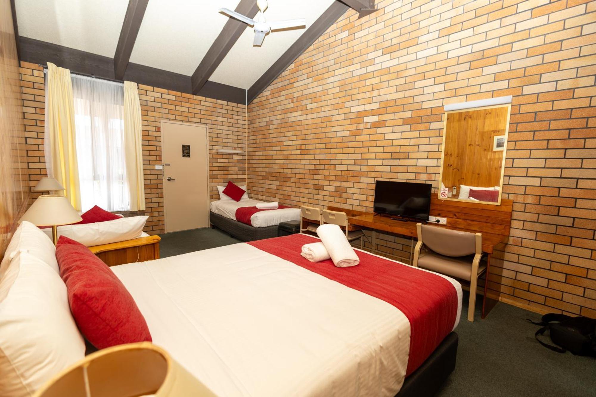 All Travellers Motor Inn Coonabarabran Exteriér fotografie